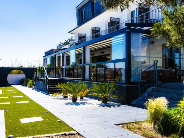 Aménagement terrasse & jardin d'un restaurant / Carnac 56