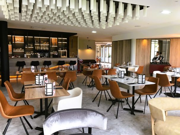 Rénovation d'un restaurant / Chartes 28